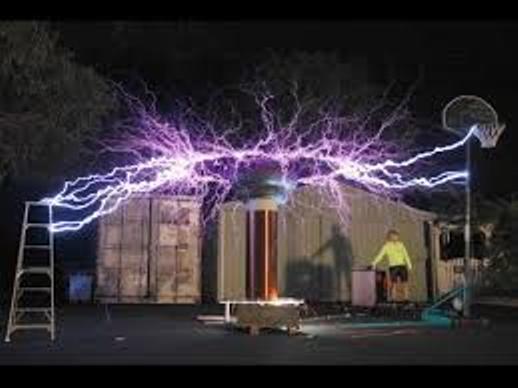 house_with_lightning